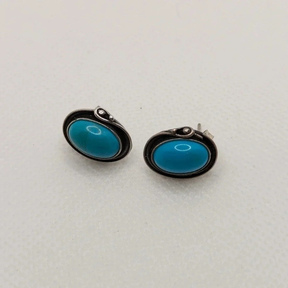 Turquoise sterling studs - Picture 2 of 4